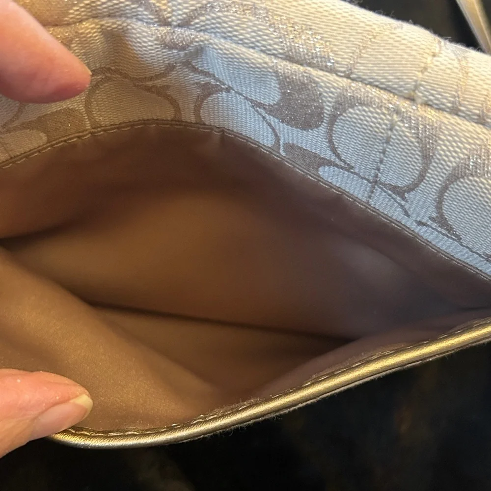 Coach Signature C Gold and Cream Soho Crossbody bag - Picture 14 of 16